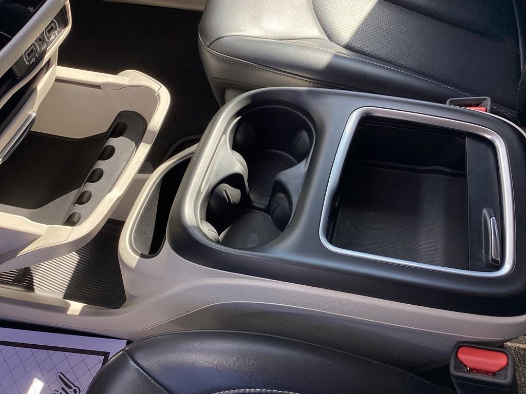 Used 2023 Chrysler Pacifica Touring-L FWD image 38
