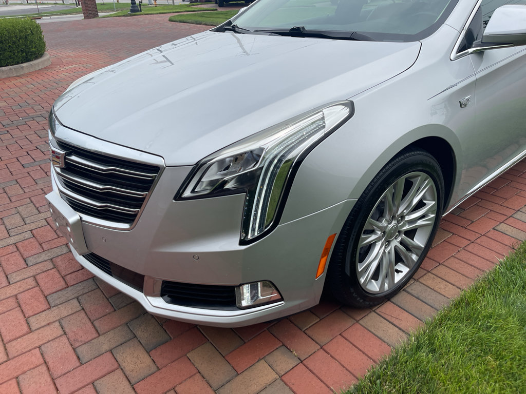 Used 2018 Cadillac XTS Luxury AWD/4WD image 2
