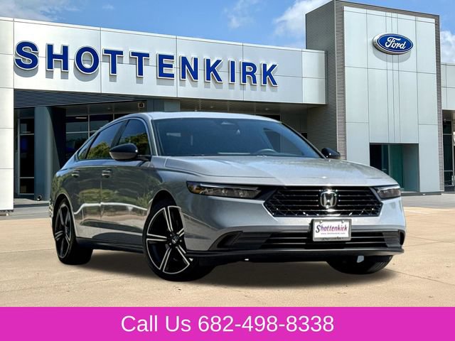 Used 2025 Honda Accord Sport image 1