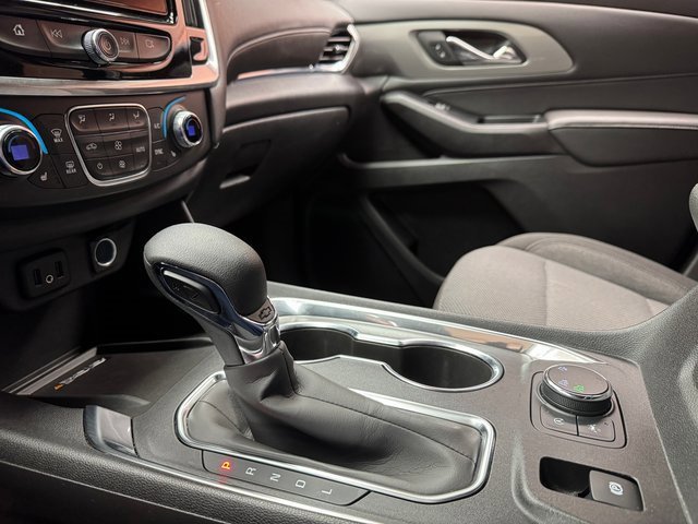 Used 2022 Chevrolet Traverse LT image 19