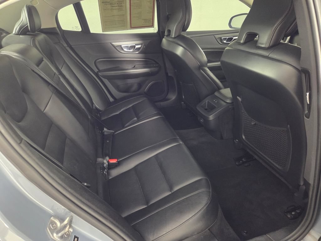 Used 2022 Volvo S60 B5 Momentum AWD/4WD image 28