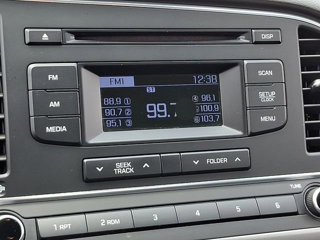 Used 2018 Hyundai Elantra SE FWD image 16