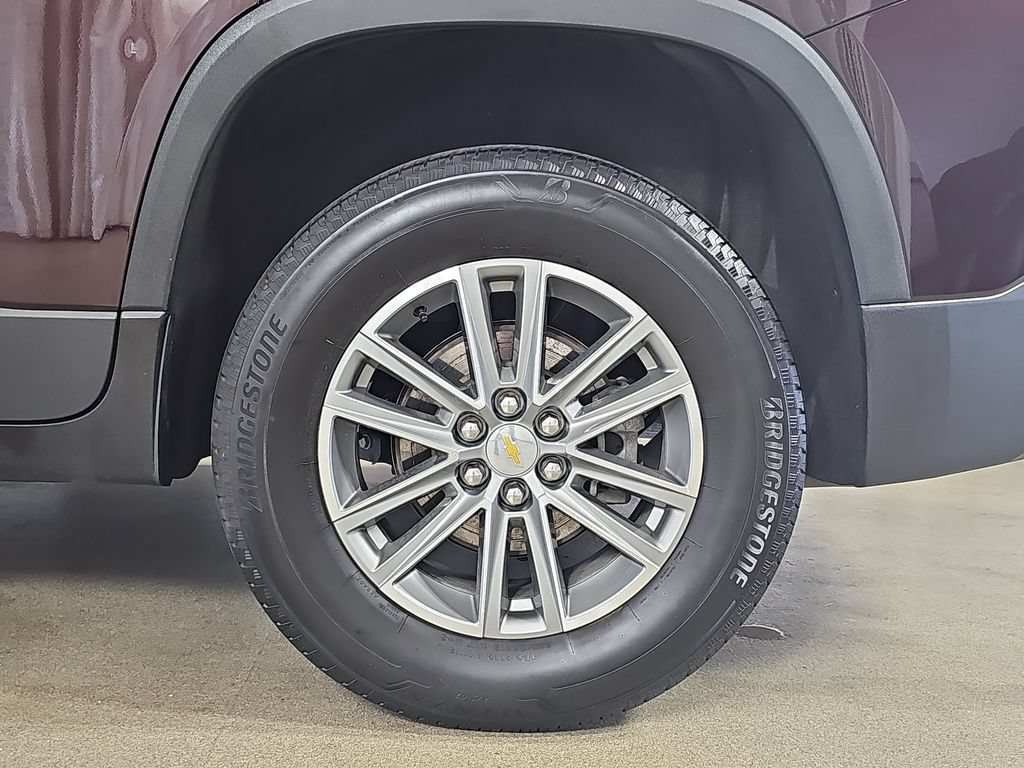 Certified 2023 Chevrolet Traverse LT FWD image 39