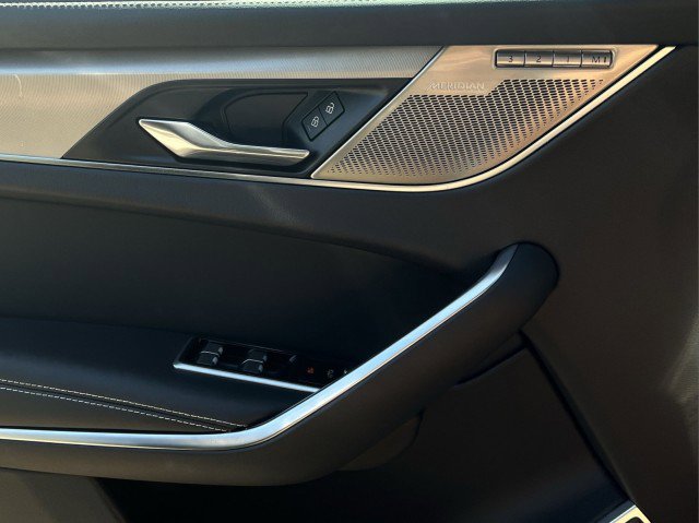 Used 2025 Jaguar F-PACE R-Dynamic S image 25