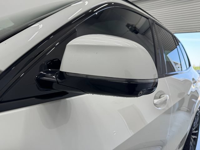 Used 2022 BMW X5 sDrive40i w/ M Sport Package RWD image 47