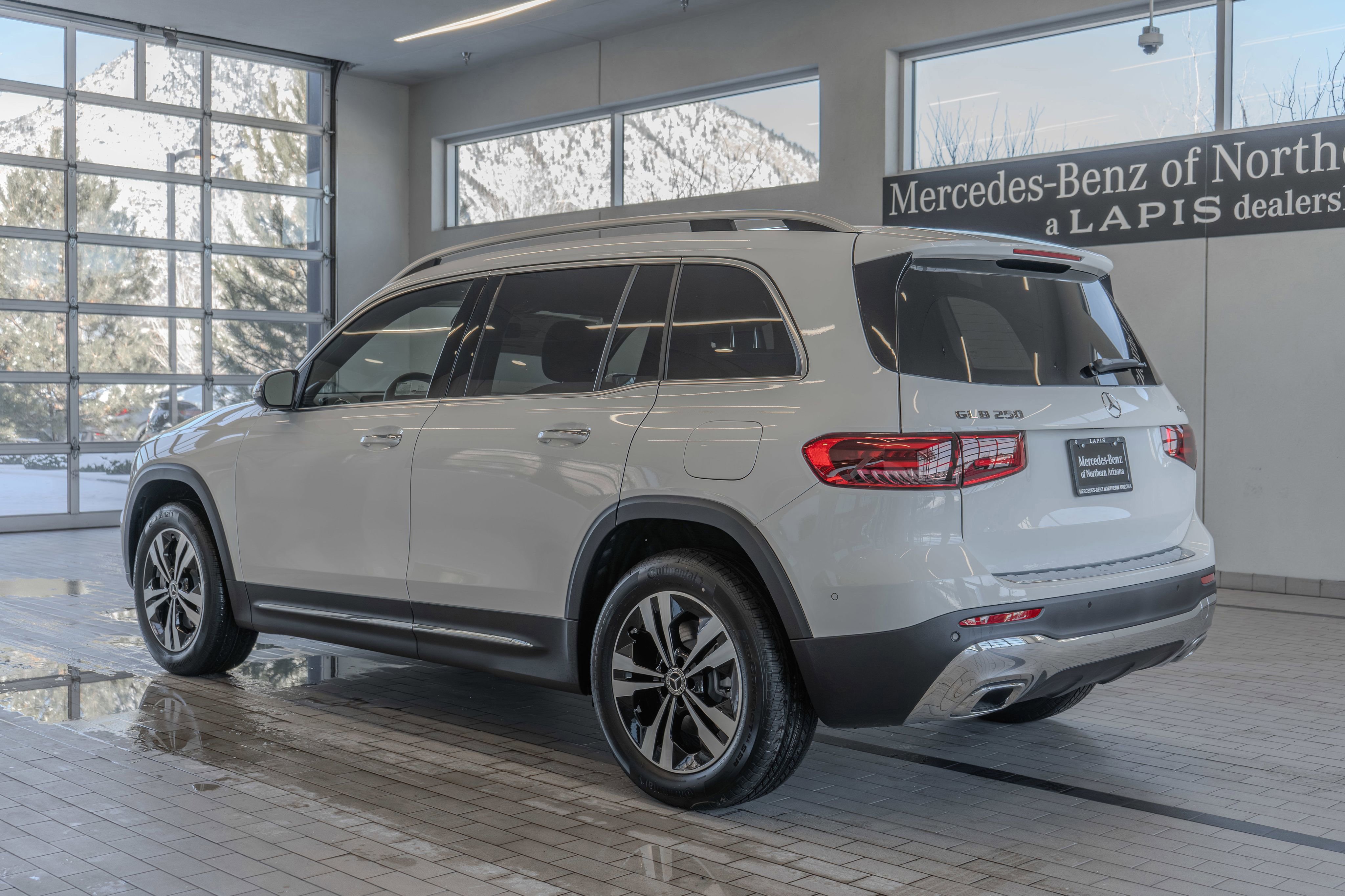 New 2026 Mercedes-Benz GLB 250 4MATIC image 13