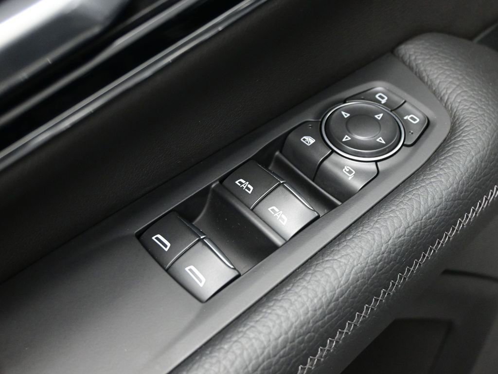 Used 2025 GMC Yukon XL Denali image 17