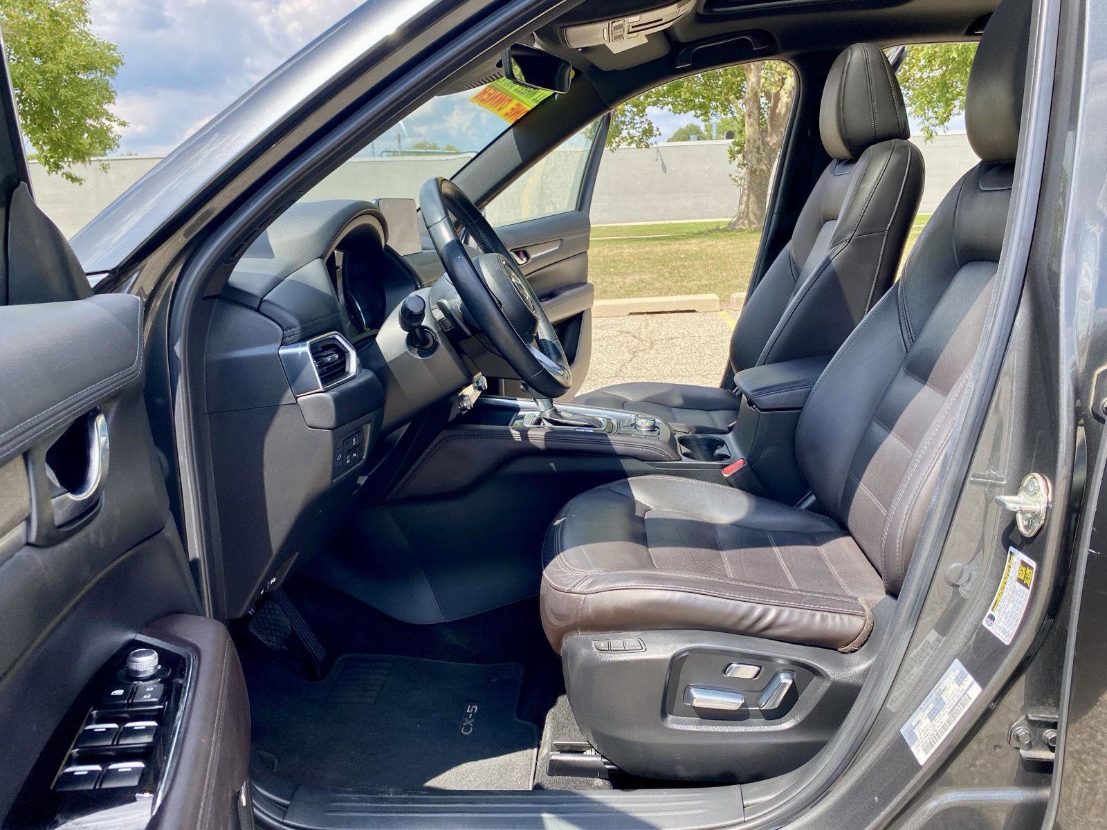 Used 2022 MAZDA CX-5 Signature image 2