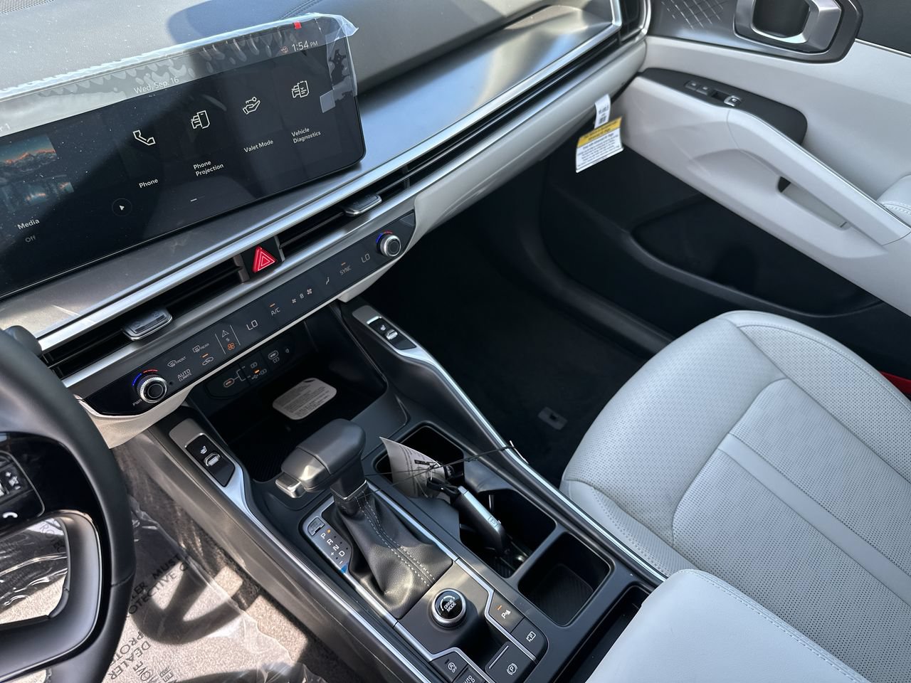 New 2026 Kia Sorento S w/ S Panoramic Sunroof Package FWD image 9