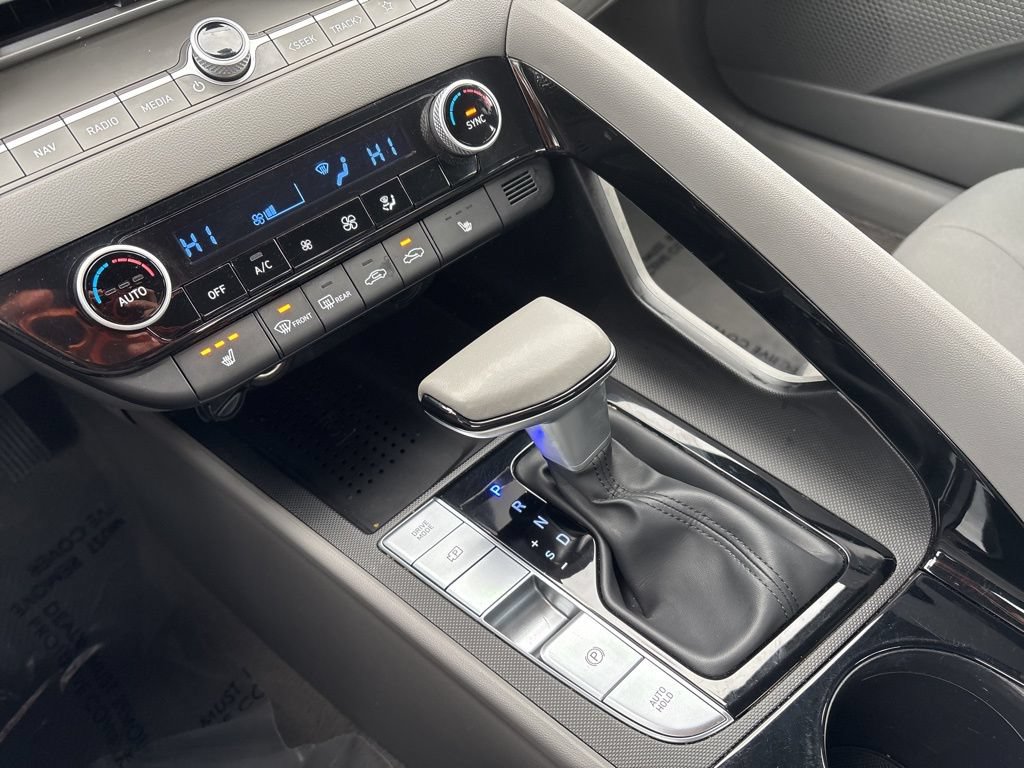 Used 2023 Hyundai Elantra SEL w/ Convenience Package FWD image 19
