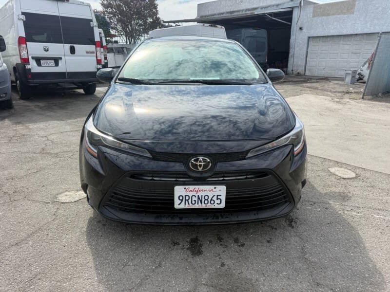 Used 2025 Toyota Corolla LE FWD image 2