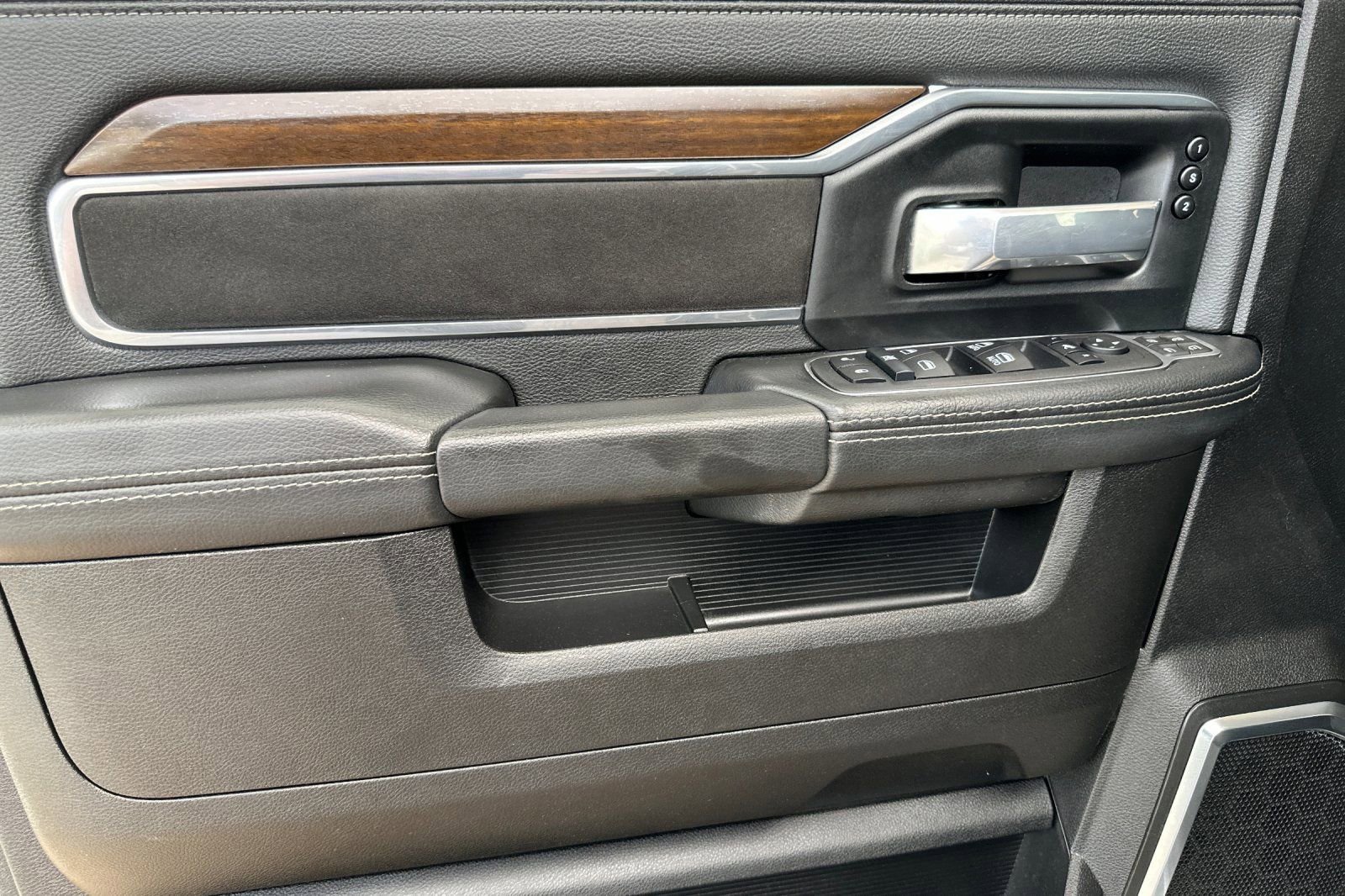 Used 2024 RAM 2500 Laramie w/ Safety Group image 11