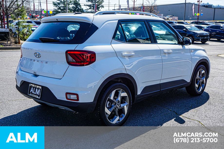 Used 2025 Hyundai Venue SEL image 6