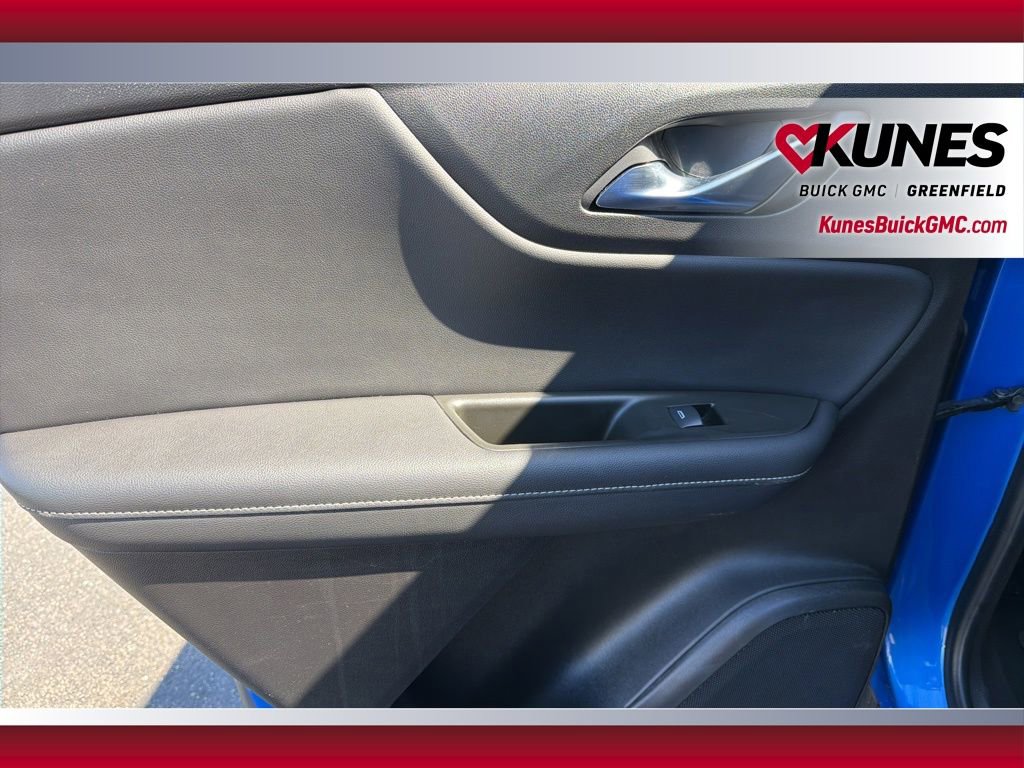 Used 2025 Chevrolet Blazer LT FWD image 40