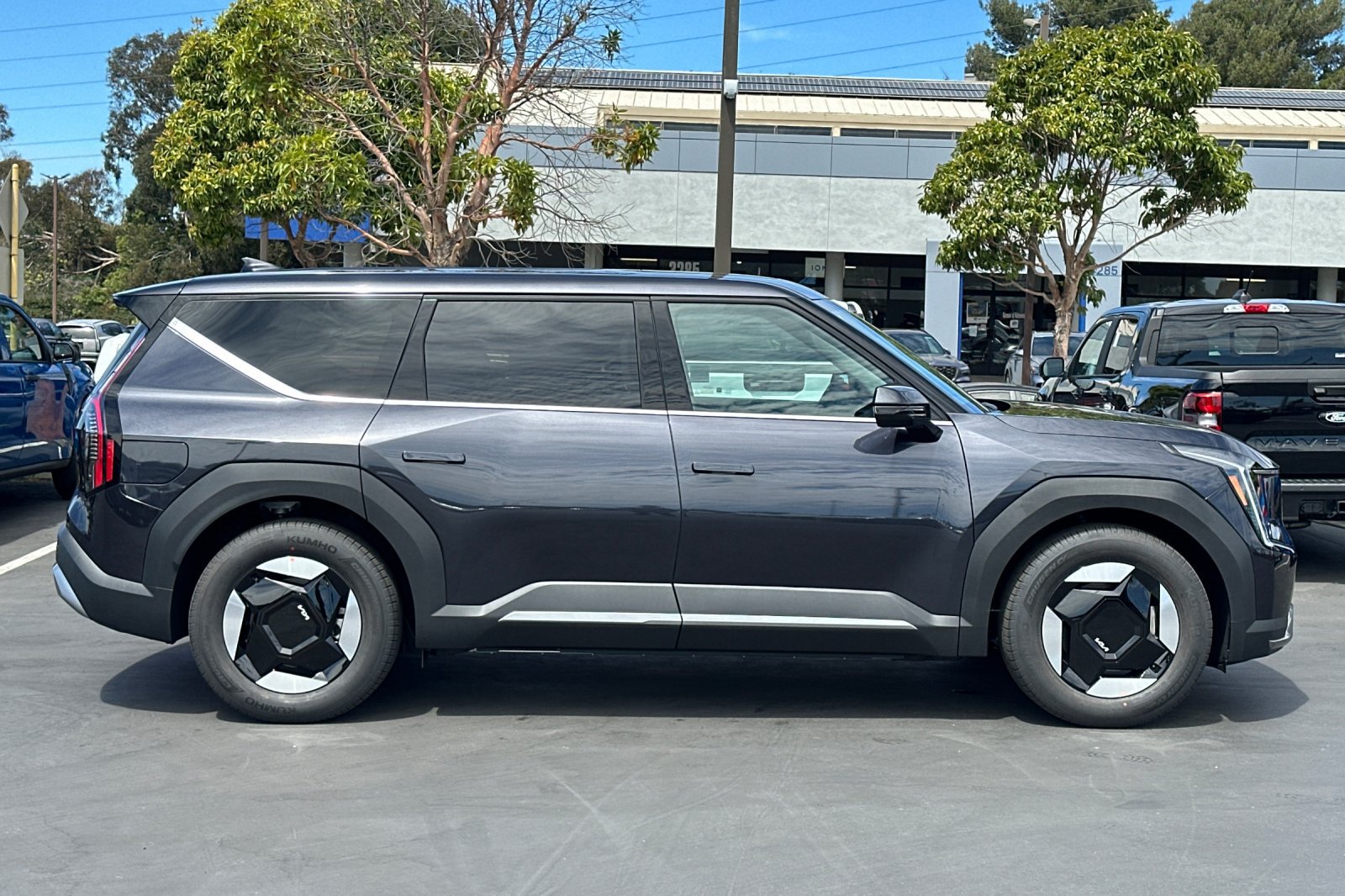 New 2026 Kia EV9 Light RWD image 3