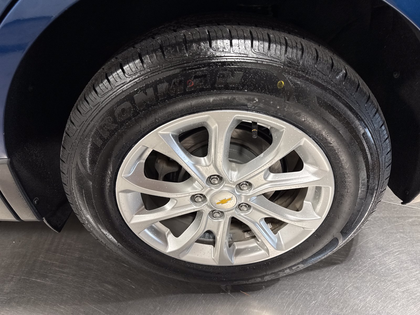Used 2019 Chevrolet Equinox LT AWD/4WD image 12