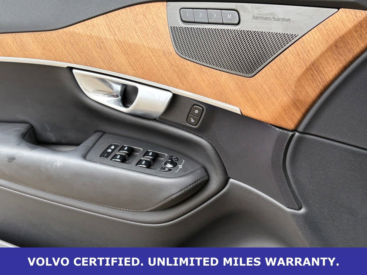 Certified 2024 Volvo XC90 B6 Plus w/ Protection Package Premier AWD/4WD image 27