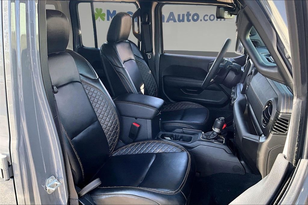 Used 2023 Jeep Wrangler Unlimited Sahara AWD/4WD image 28