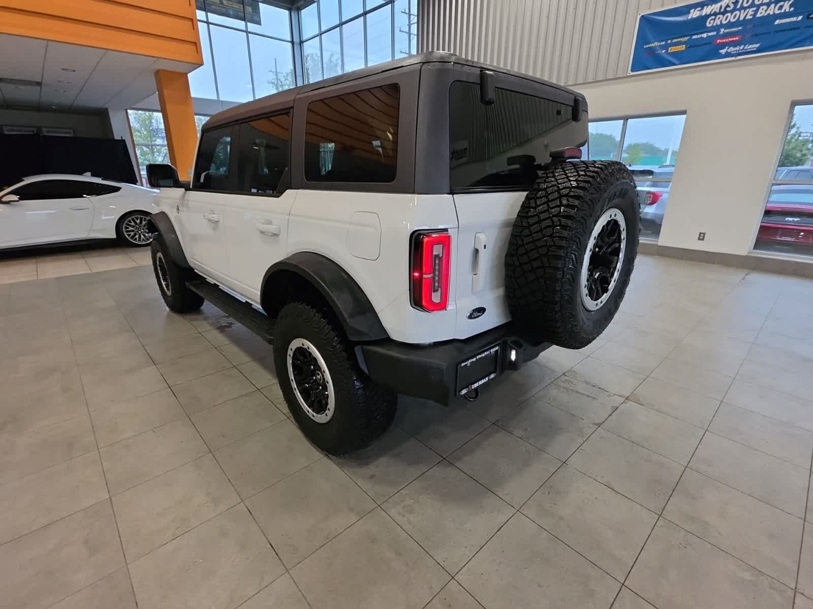 Used 2024 Ford Bronco Outer Banks w/ Sasquatch Package AWD/4WD image 14