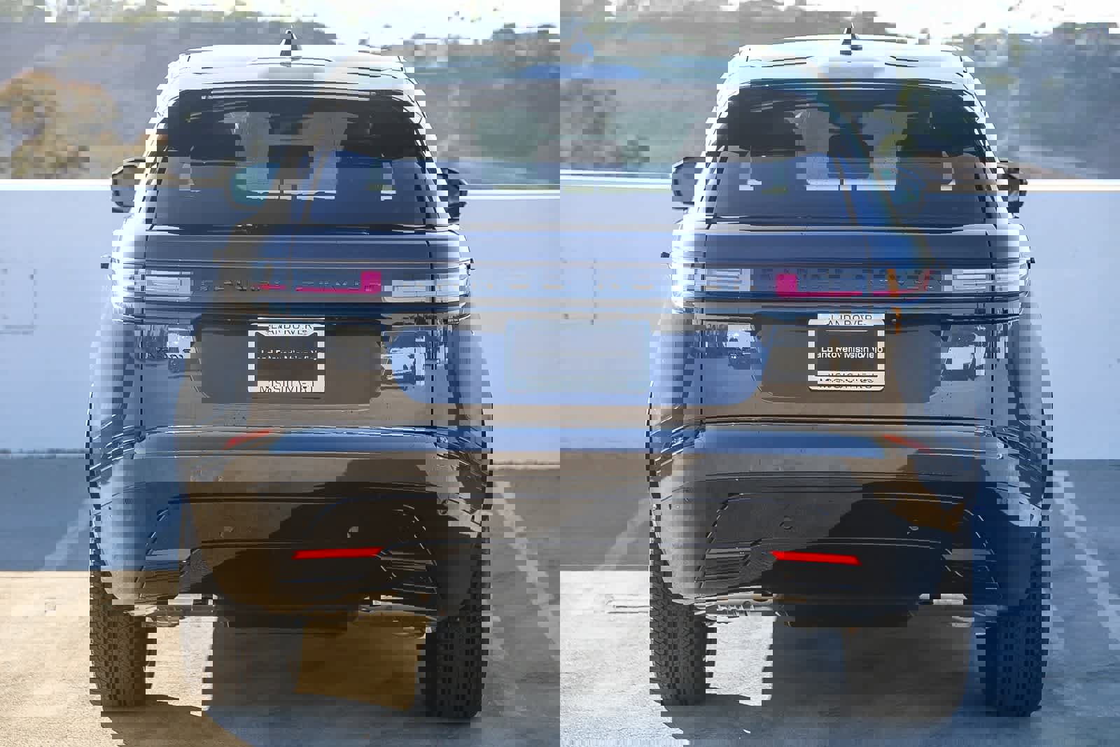 New 2026 Land Rover Range Rover Velar Dynamic SE image 7