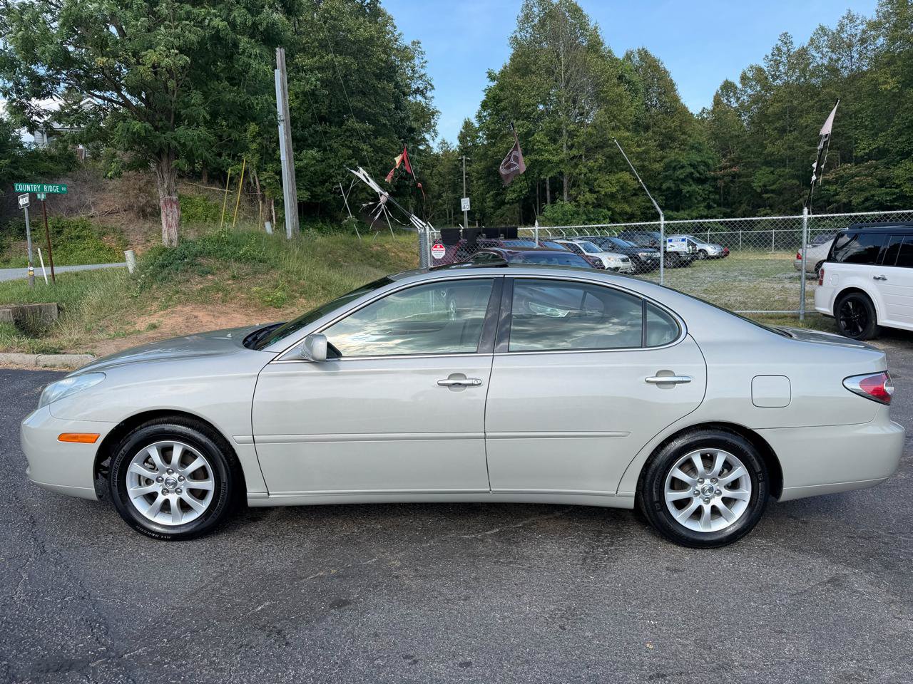 Used 2002 Lexus ES 330 FWD image 4