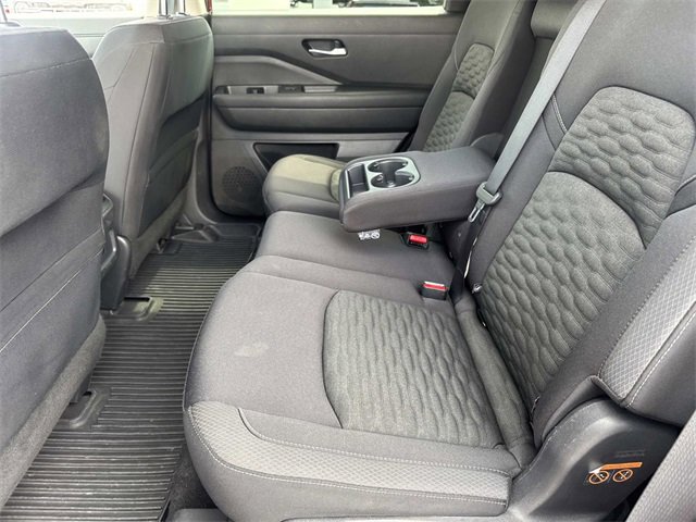 Used 2022 Nissan Pathfinder SV image 15