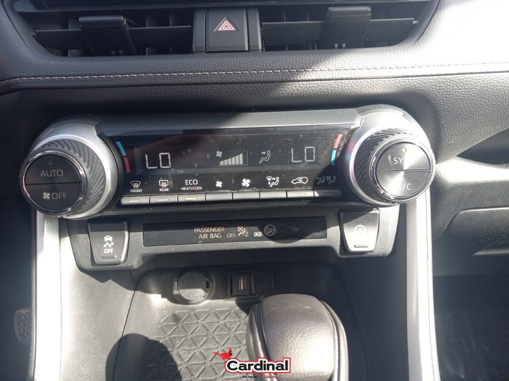 Used 2021 Toyota RAV4 XLE image 33