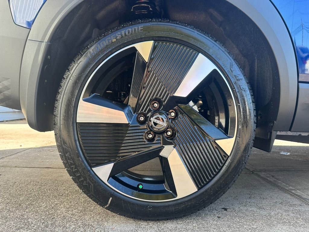 New 2026 Nissan Kicks SR w/ Illumination Package image 12