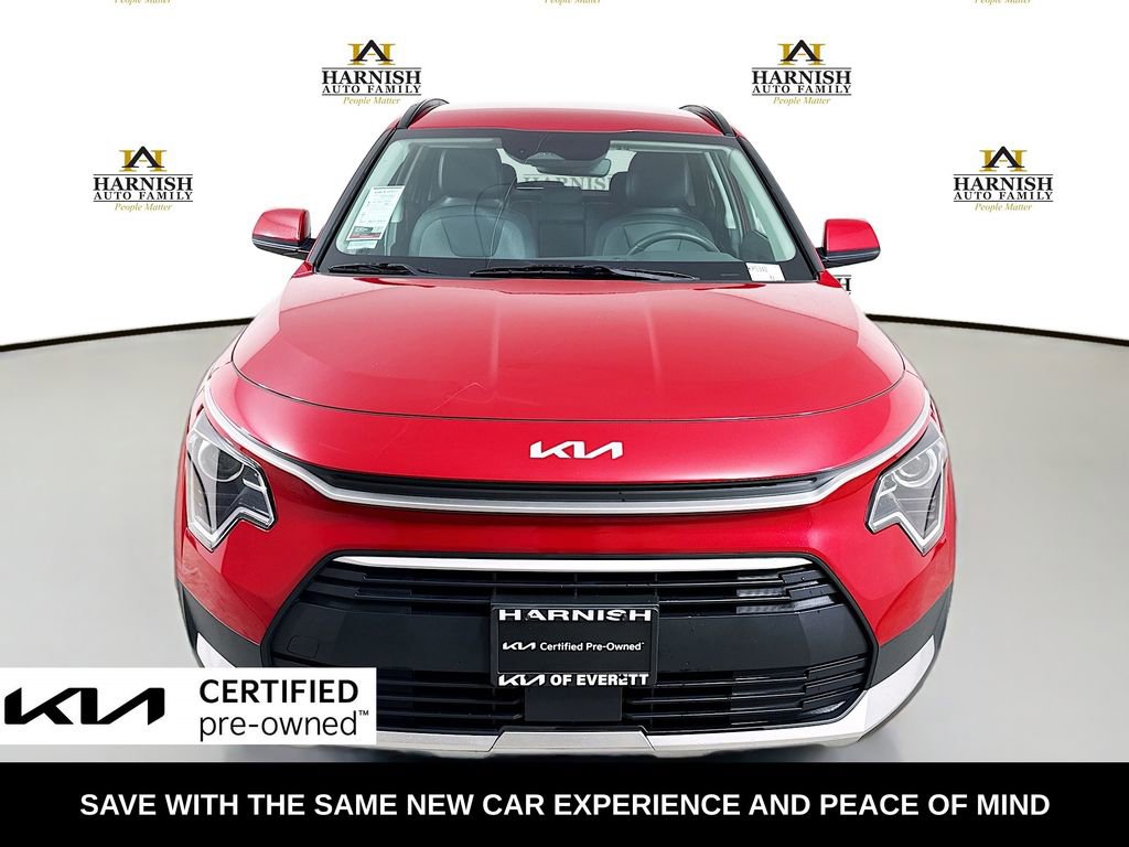Certified 2025 Kia Niro LX image 2