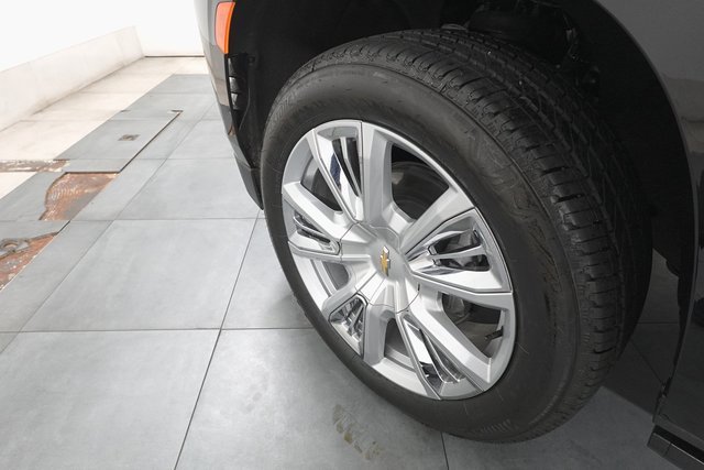 Used 2024 Chevrolet Suburban High Country w/ Premium Package image 30