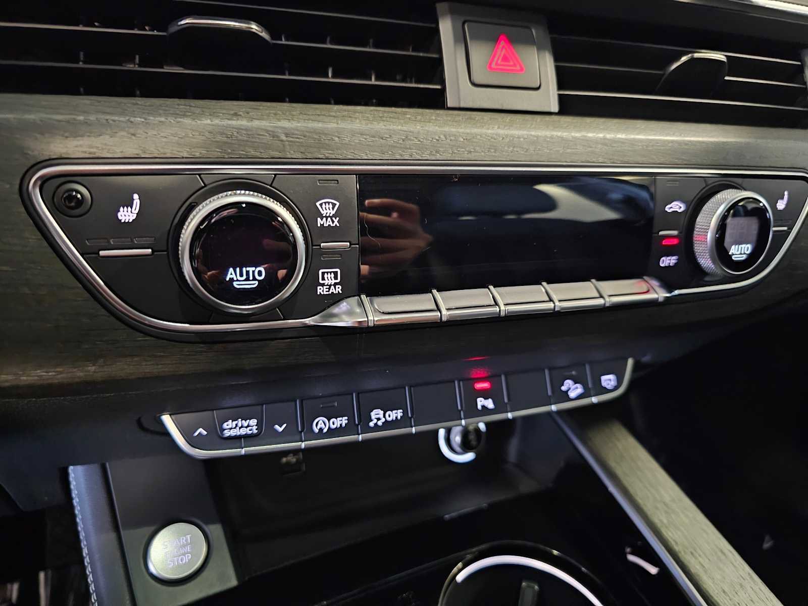 Used 2020 Audi A4 2.0T allroad Premium Plus AWD/4WD image 17