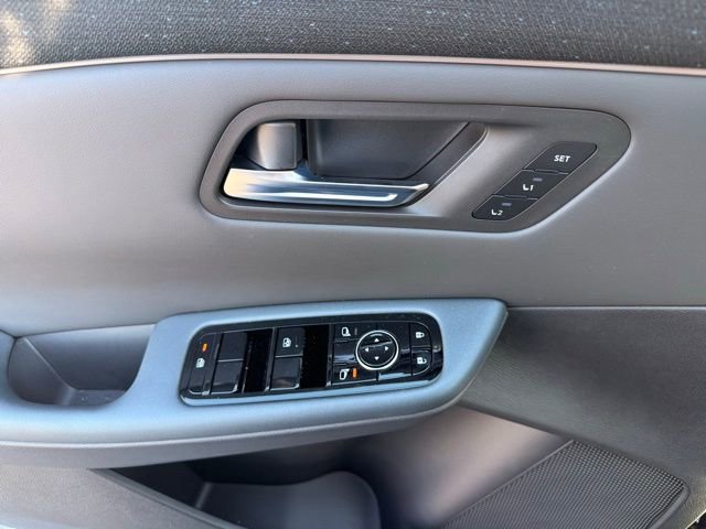 New 2026 Nissan Leaf Platinum+ w/ Cargo Package (Platinum+) image 12