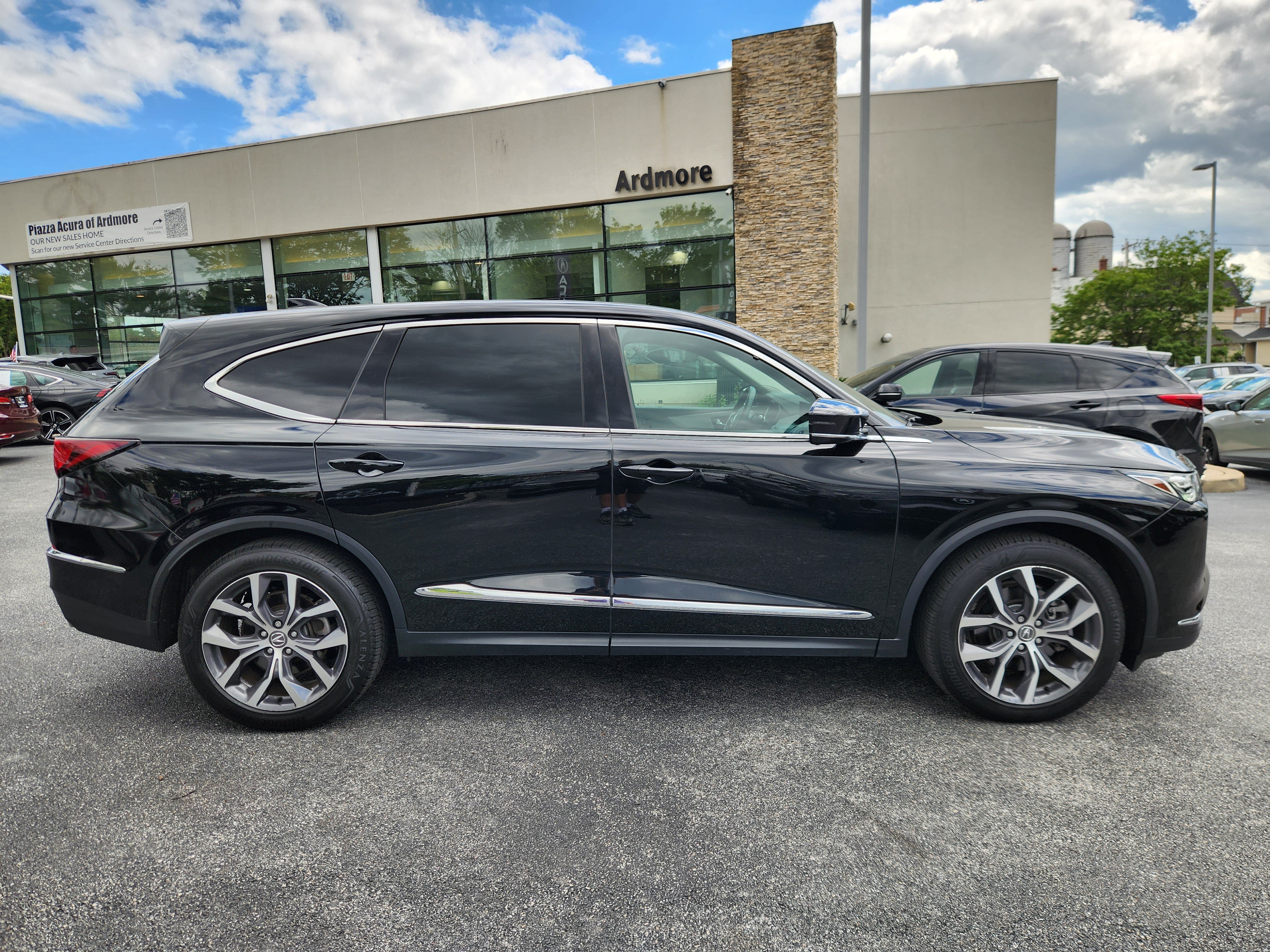 Used 2023 Acura MDX w/ Technology Package AWD/4WD image 6