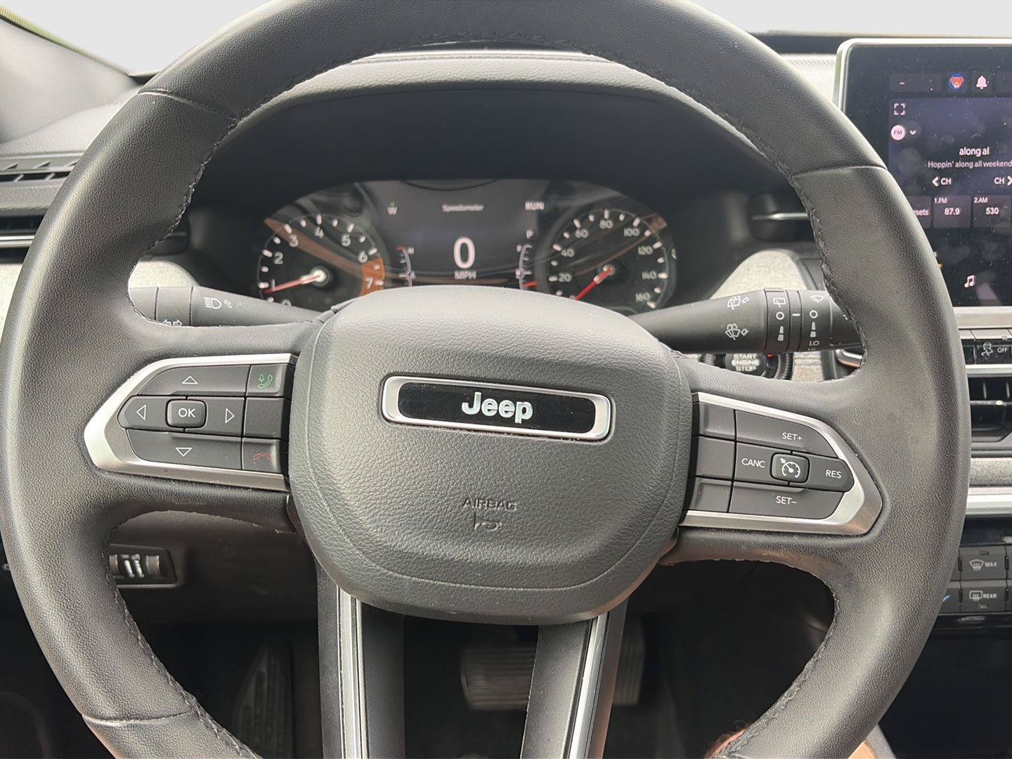 Used 2023 Jeep Compass Latitude AWD/4WD image 12