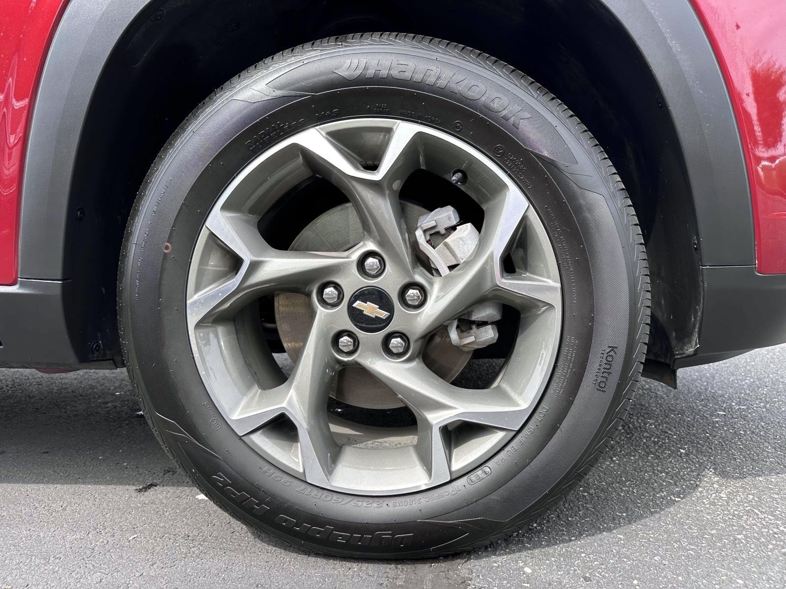 Used 2024 Chevrolet Trax LT w/ LT Convenience Package FWD image 6