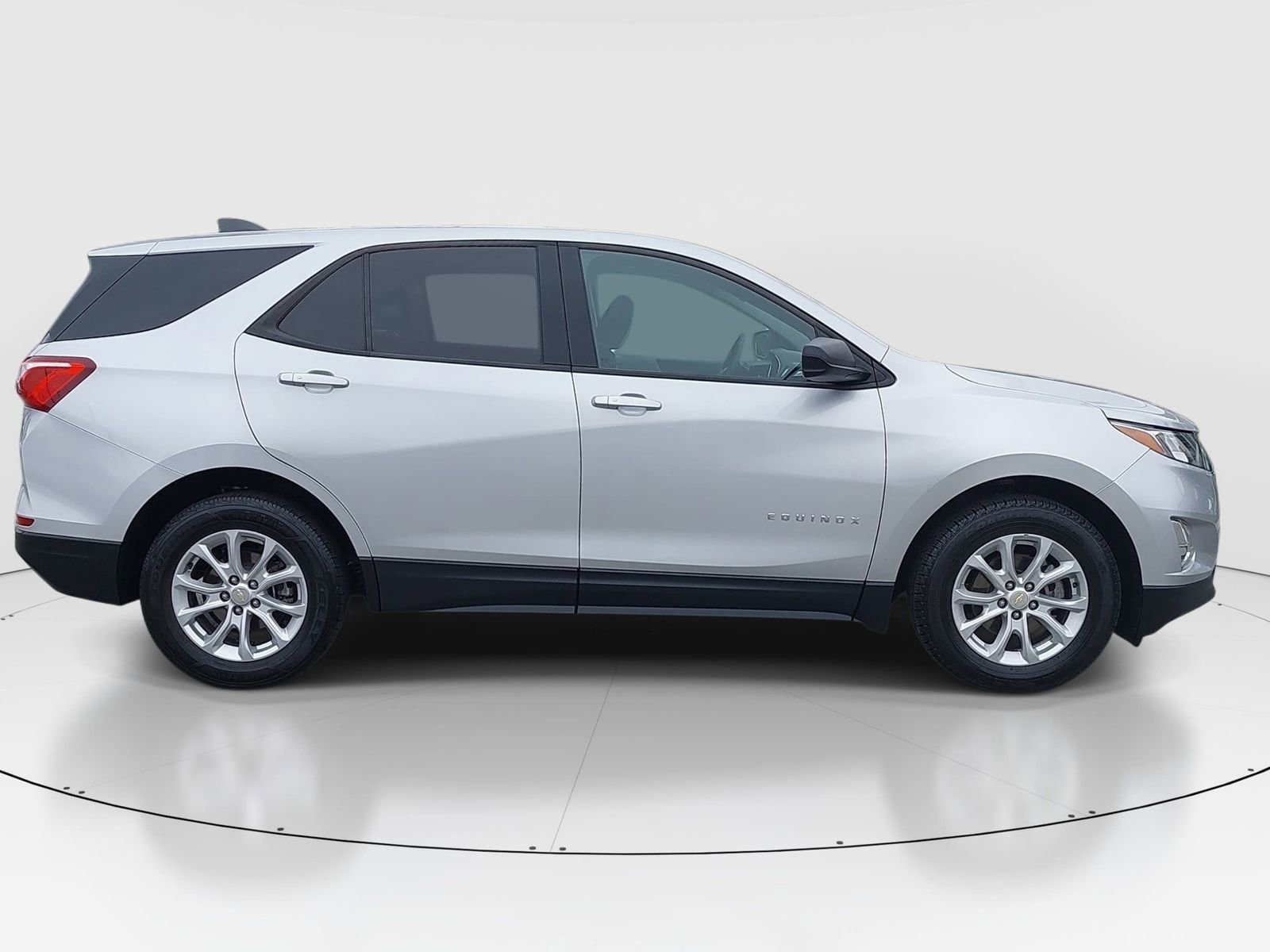 Used 2019 Chevrolet Equinox LS w/ LS Convenience Package FWD image 8
