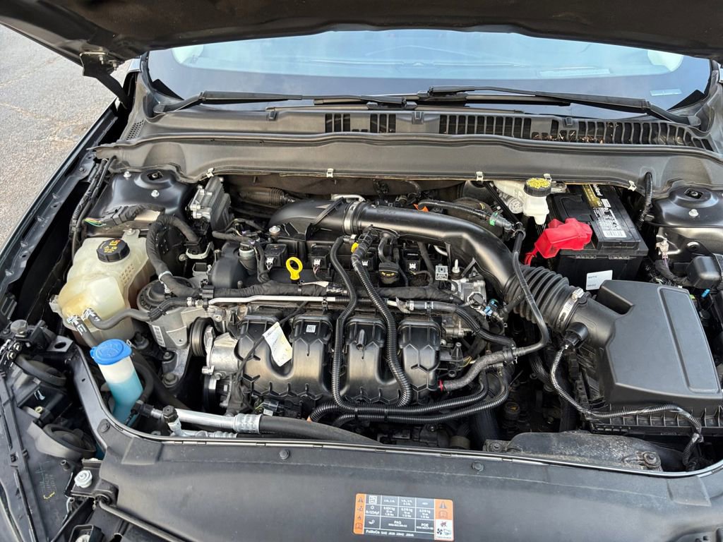 Used 2020 Ford Fusion SE image 25