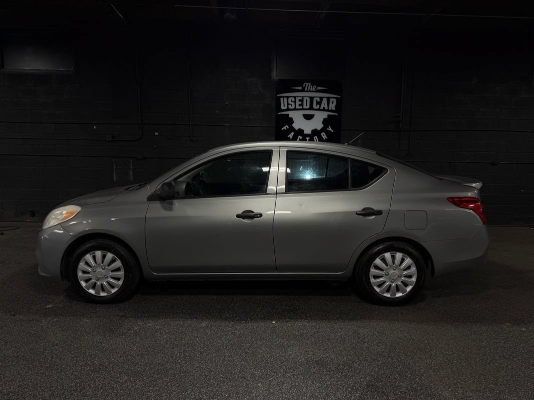 Used 2014 Nissan Versa S Plus FWD image 2