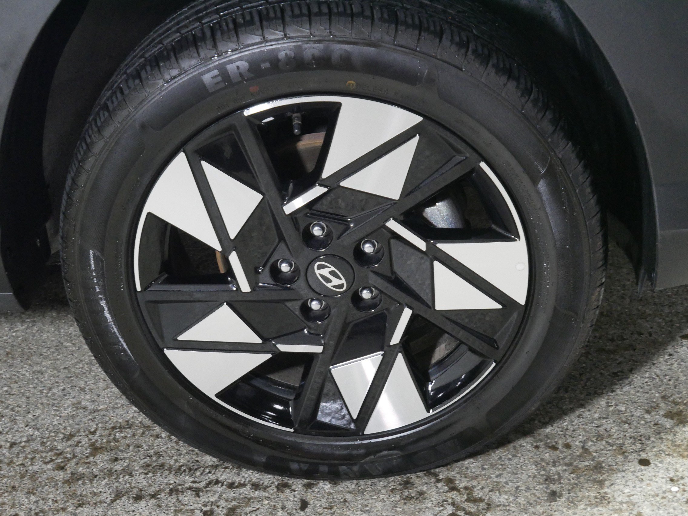 Used 2025 Hyundai Kona SEL AWD/4WD image 15