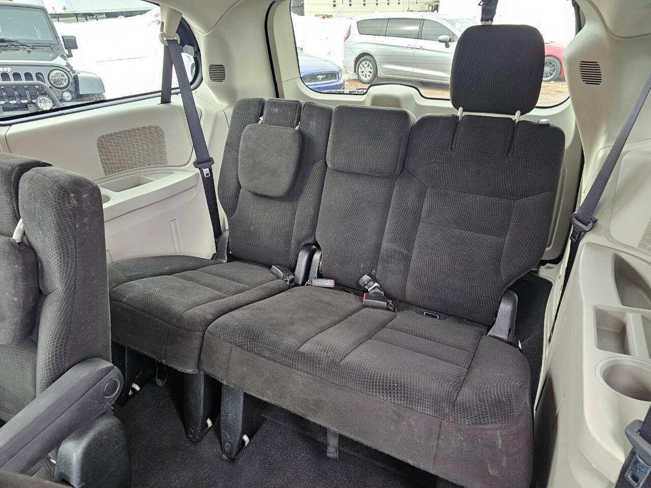 Used 2016 Dodge Grand Caravan SXT image 11