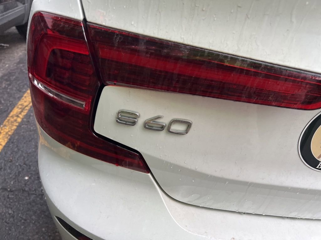 Used 2021 Volvo S60 T6 Momentum AWD/4WD image 8
