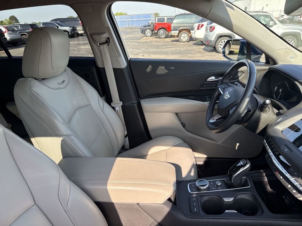 Certified 2020 Cadillac XT4 Premium Luxury FWD image 15