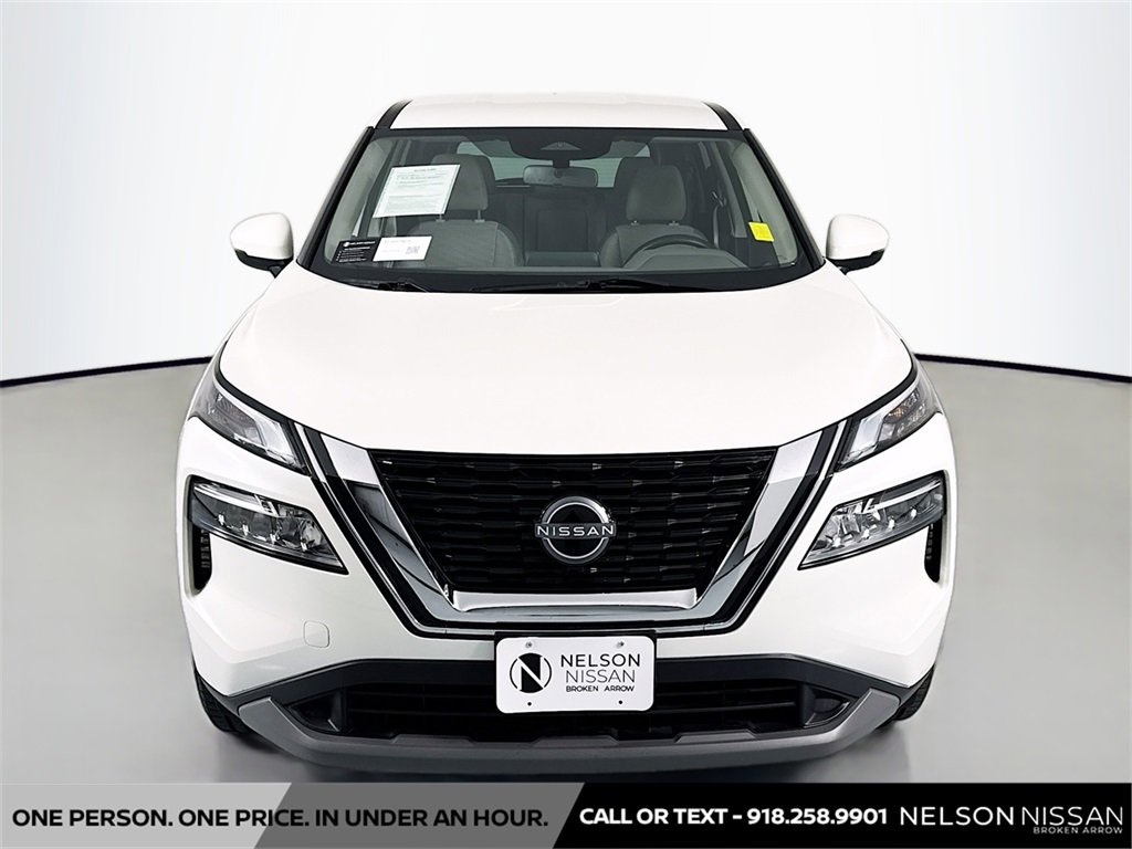 Certified 2023 Nissan Rogue SV image 2
