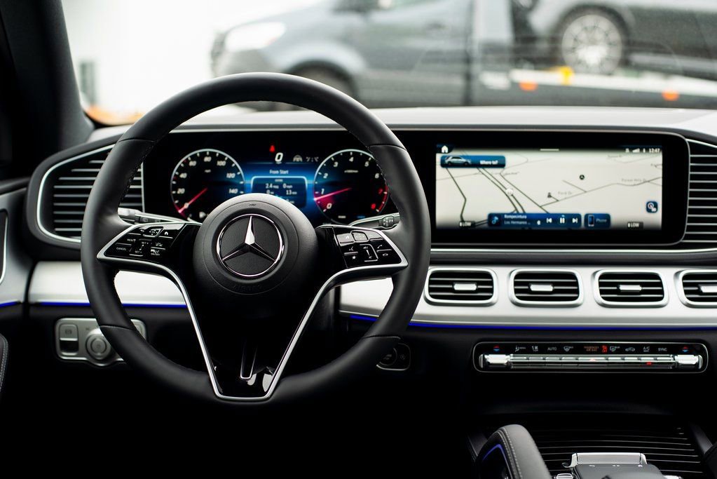 Certified 2025 Mercedes-Benz GLE 350 4MATIC image 32