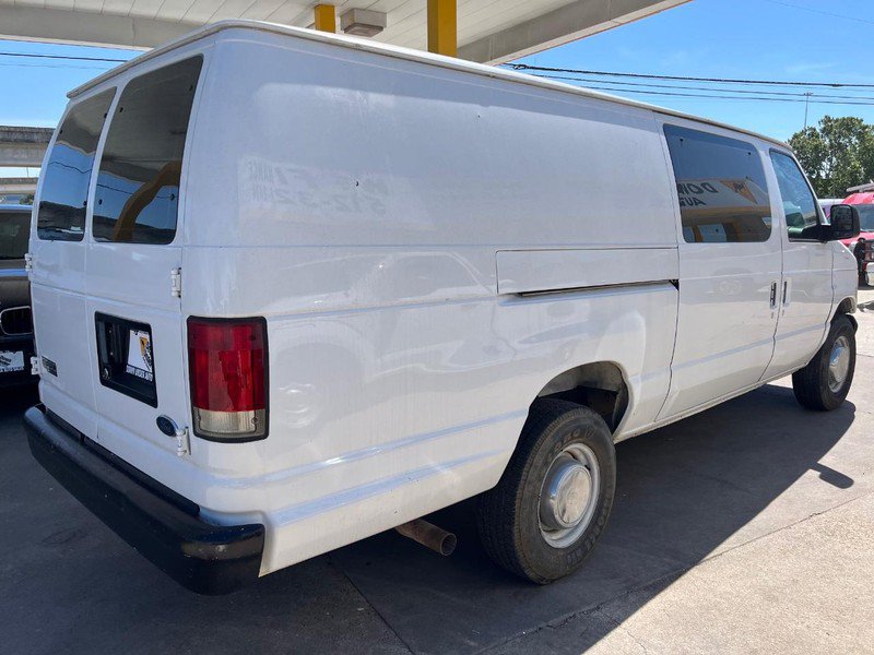Used 2005 Ford E-350 and Econoline 350 Extended Super Duty RWD image 6