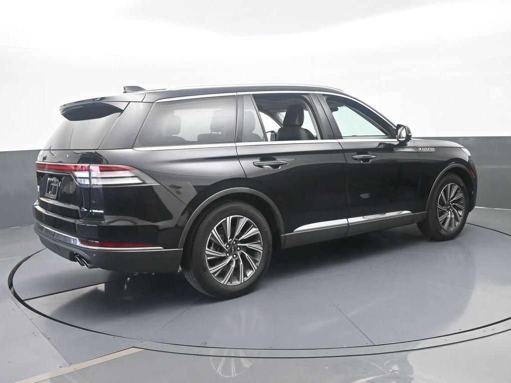 Used 2025 Lincoln Aviator 2WD image 6