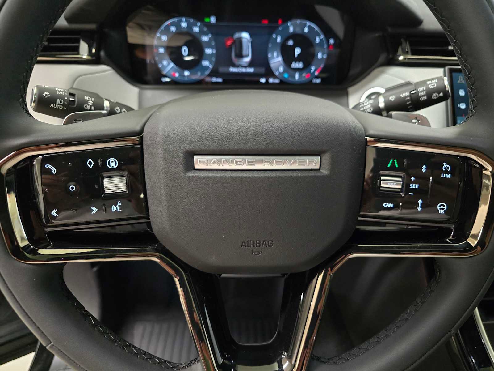 New 2026 Land Rover Range Rover Velar Dynamic SE image 27