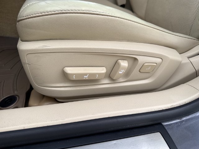 Used 2014 Lexus ES 350 w/ Luxury Package FWD image 18