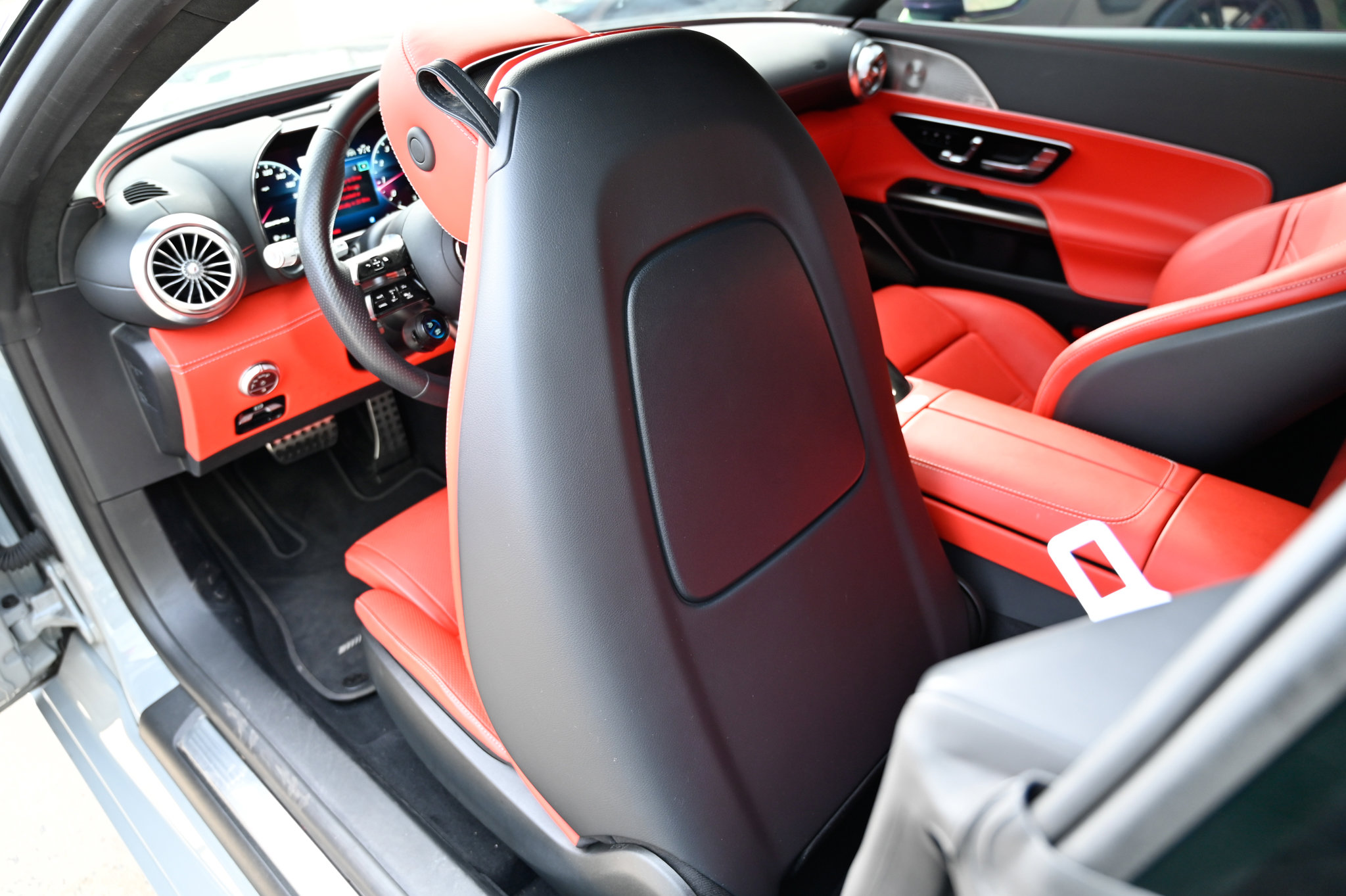 Used 2024 Mercedes-Benz SL 63 AMG 4MATIC image 23