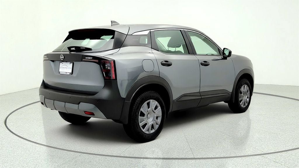 Used 2025 Nissan Kicks S FWD image 5